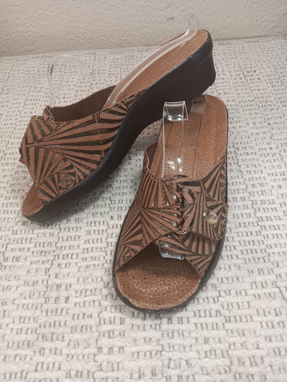 Wedge Slide Sandals in Brown Pattern